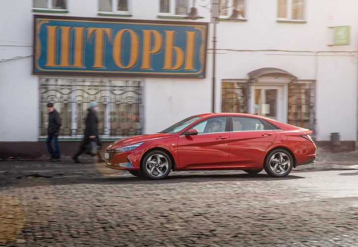 Hyundai Elantra переходит в атаку на премиум