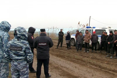 13 иностранцев работали в теплицах под Астраханью без разрешений