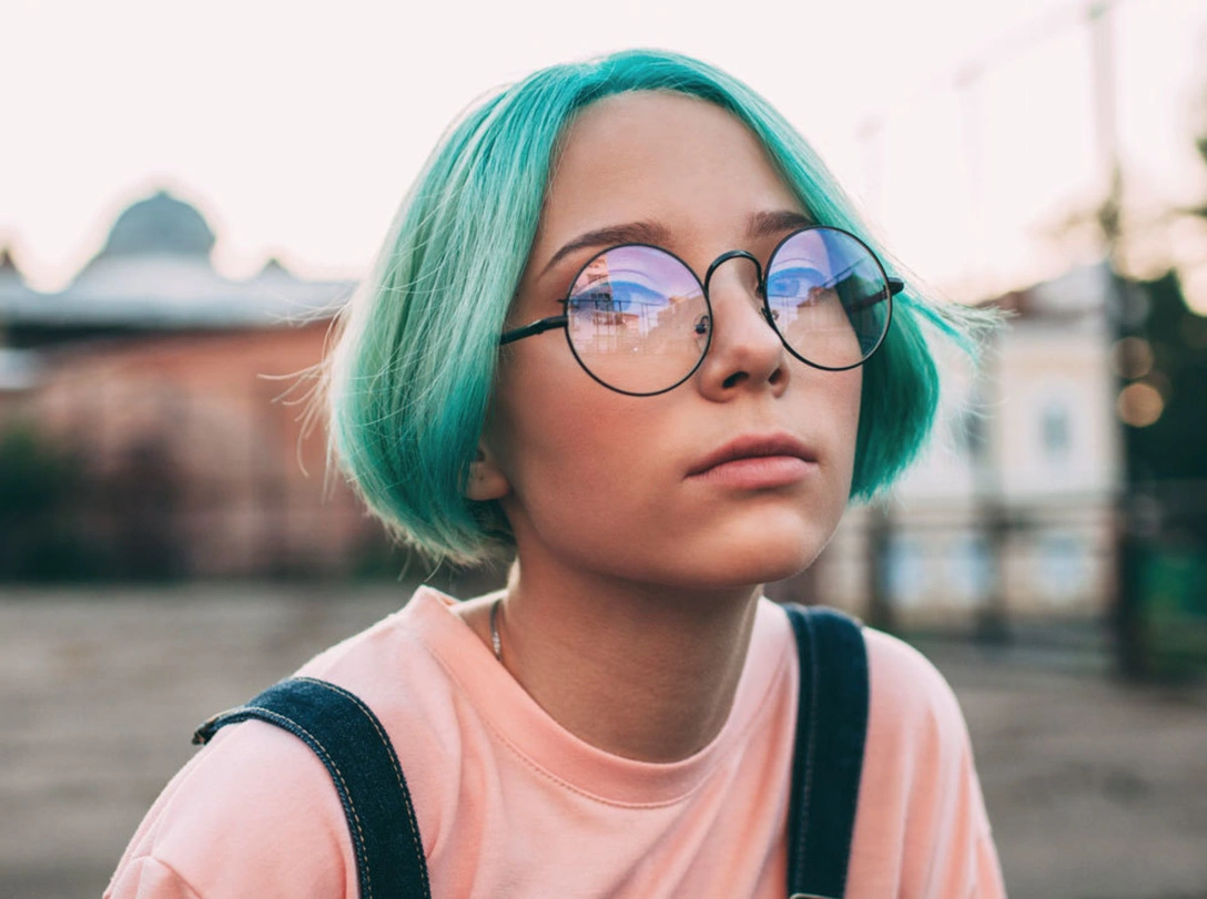 Мудрый возраст: чему стоит поучиться у молодого поколения | marieclaire.ru