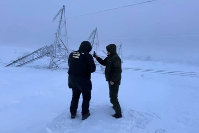 Старые опоры ЛЭП обрушились под Мурманском