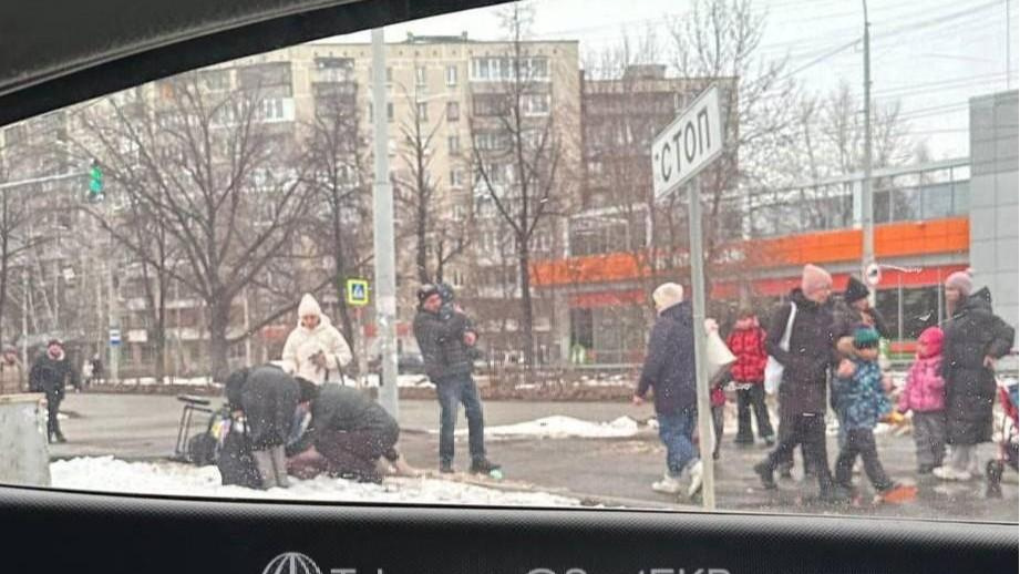 На Уралмаше пьяный водитель сбил мать с коляской