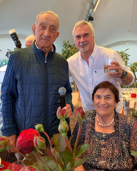 В честь дня рождения Валерий Меладзе опубликовал фото с отцом и матерью, которых мало кто видел