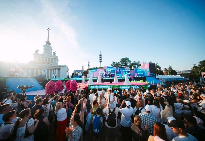 Организаторы VK Fest принесли извинения за неуместную шутку на фестивале в Москве | Источник: VK Fest