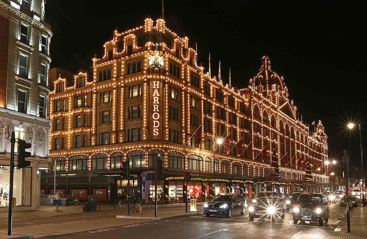 Dolce & Gabbana украсили витрины британского Harrods к Рождеству фото [5]