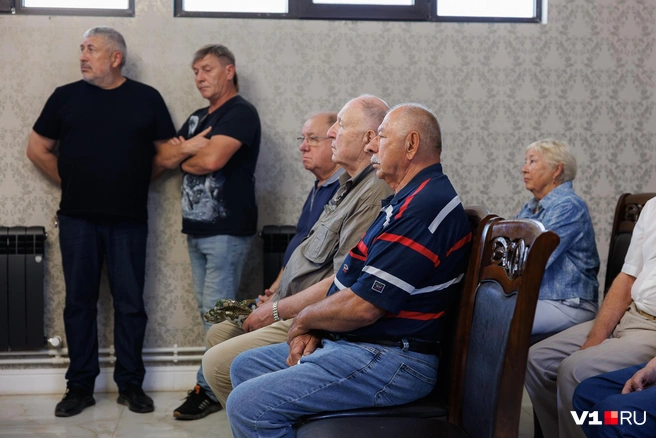 Среди гостей также были его знакомые и коллеги | Источник: Алексей Волхонский / V1.RU