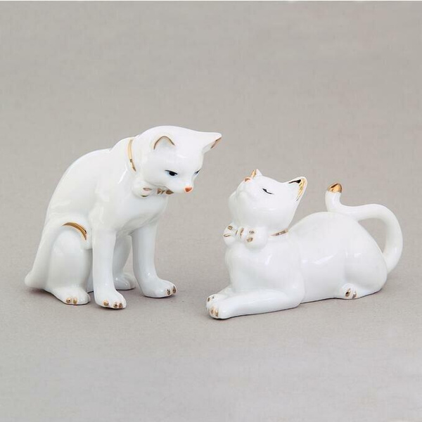 Фарфоровая статуэтка Влюбленные кошки