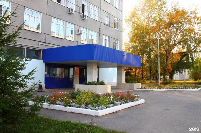 Вход в корпус | Источник: 2gis.ru