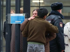 Узнав об убийстве ребенка в школе, мать потеряла сознание, — у мальчика остался брат-близнец