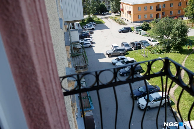 По словам жильцов, некоторые квартиры в здании переделали, некоторые изначально отличались по планировке | Источник: Андрей Бортко / NGS.RU