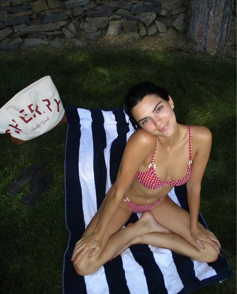 Источник: @kendalljenner