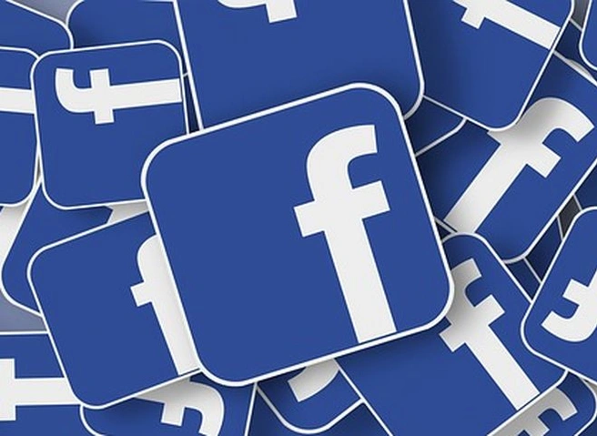 Роскомнадзор заявил о проверке Facebook до конца 2018 года | ya62.ru