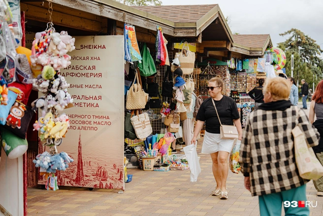 Торговцы уже начали сезон  | Источник: Дарья Паращенко / 93.RU
