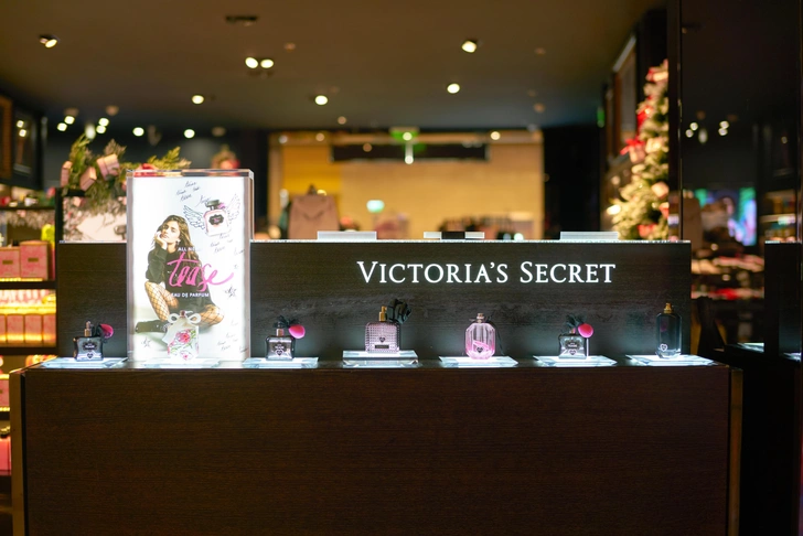 «Внутреннее мероприятие» или подпольная деятельность? Victoria’s Secret устроил секретную распродажу в ТЦ