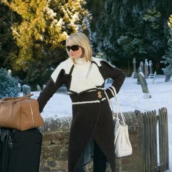 Красивые зимние кадры и классический сюжет романтической комедии | Источник: kinopoisk.ru