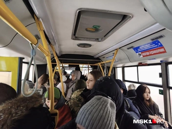 Людей в салоне оказалось много | Источник: Михаил Мечев / MSK1.RU