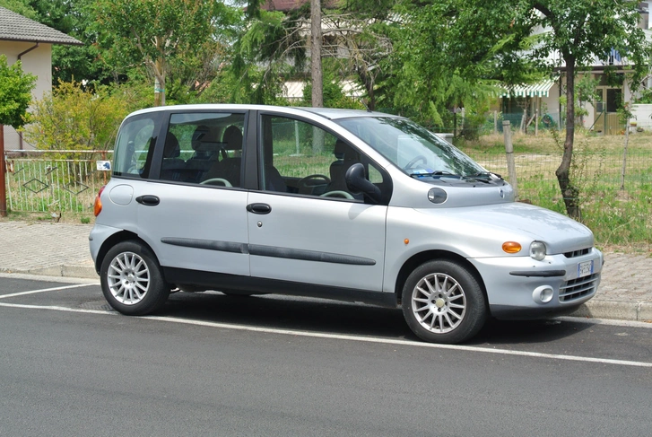 Fiat Multipla | Источник: S.Candide/Shutterstock/Fotodom.ru