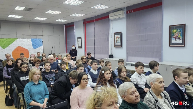 Презентация книги прошла в библиотеке им. В. Маяковского | Источник: Дарья Никитченко / 45.RU
