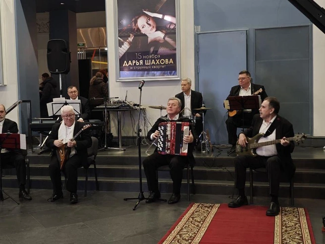 Для гостей выступали музыканты | Источник: НГС