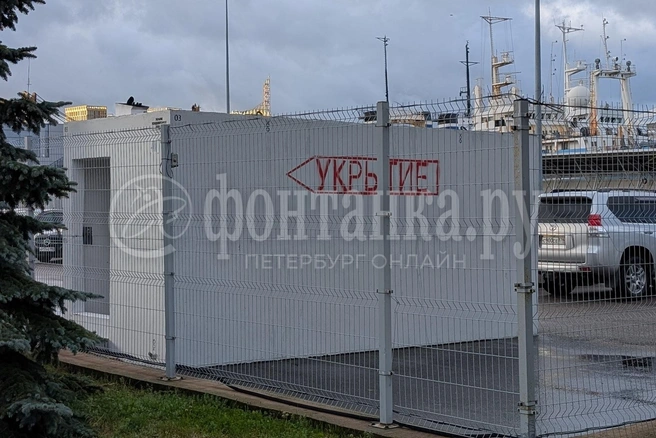 На намыве Васильевского острова появились бетонные укрытия | Источник: Федор Данилов / FONTANKA.RU