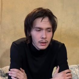 «С 8 лет ухаживает за мамой, у нее рак, диабет, ампутирована нога»: трагичная история Валеры, который живет в нищете