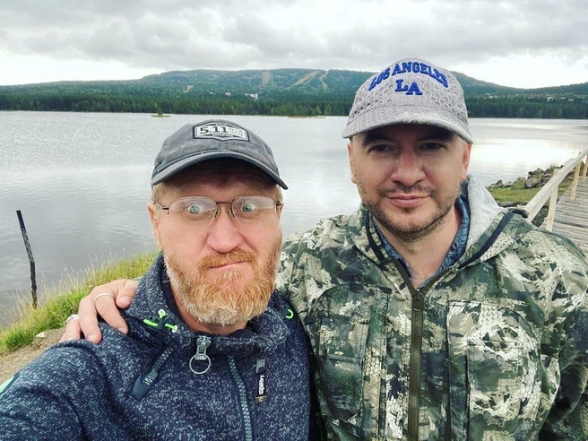 Продюсер работает с актерами. Вот, например, один из них, тоже с Урала. Узнали? | Источник: alexander_zlatopolskiy / Instagram.com*
