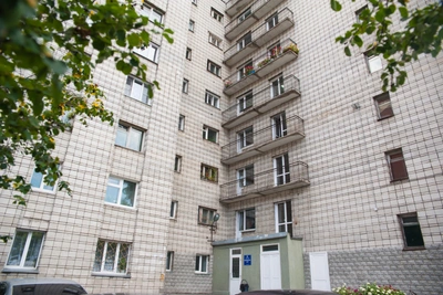Новосибирец напал на спасателей с ножом