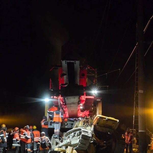 Двое погибли, более 10 пострадали. Кран и два вагона сошли с рельсов в Приамурье | Источник: Дальневосточная транспортная прокуратура/Telegram