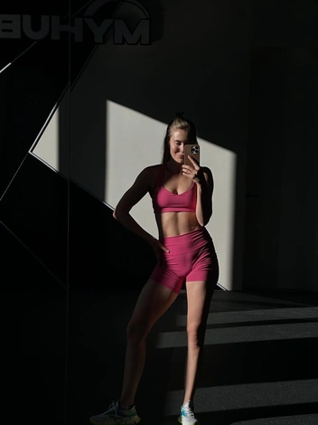 И много двигается в течение всего дня | Источник: myrzina_k / Instagram.com*