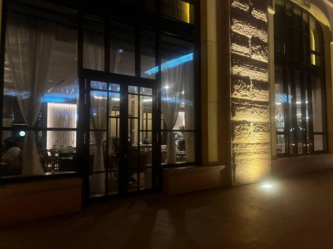 В Новосибирском отеле устроили стрельбу, пострадала сотрудница — хроника ЧП | Источник: корреспондент НГС