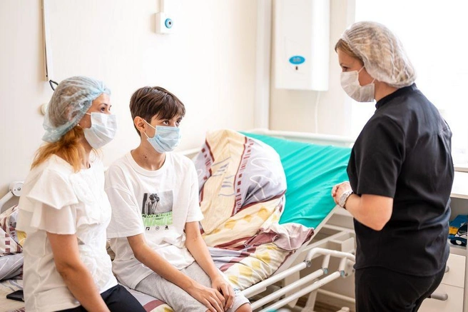 В Клиниках СамГМУ выполнили родственную пересадку почки подростку | Источник: Клиники СамГМУ