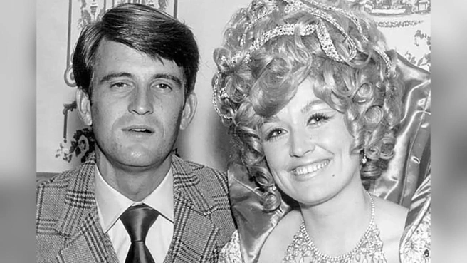 Смерть Дина в 2025 году особенно тяжело ударила по Партон. | Источник: C/O Dolly Parton