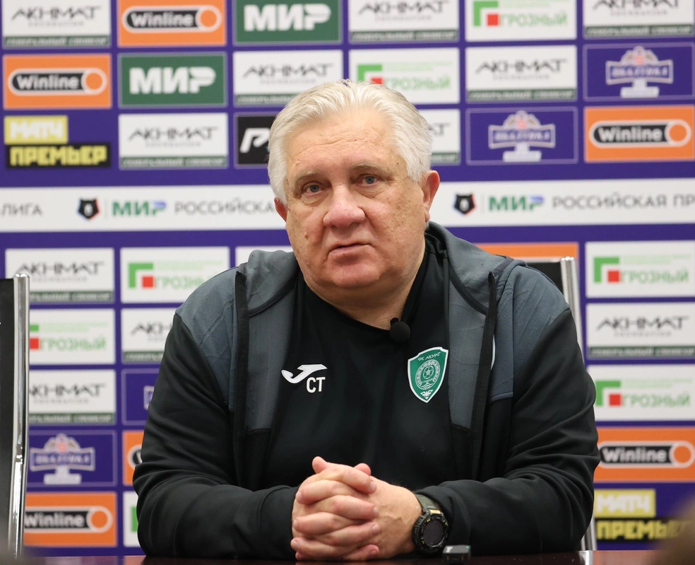 В тренерской карьере Сергея Абуезидовича больше двух десятков клубов | Источник: ФК «Ахмат» / ВКонтакте