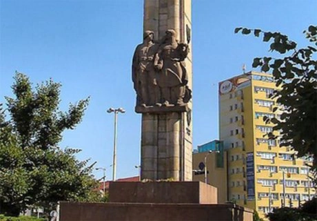 Польше заявлен протест из-за осквернения советских памятников | ya62.ru