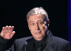 Адвокат семьи Захаровых: «Ефремов получил минимум 3 года сверху за поведение своего защитника»