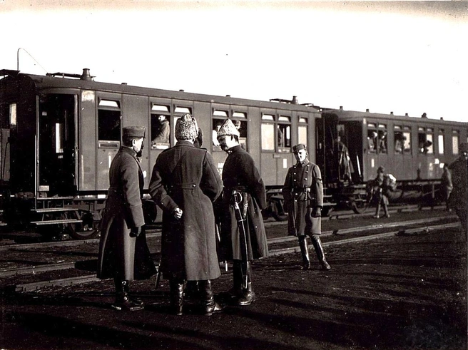 Офицеры УНР, 1918 год | Источник: Ист. фото — журнал «Ваш тайный советник» (АЖУР)