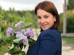 Поклонники поздравляют 40-летнюю Ирину Слуцкую с рождением третьего ребенка