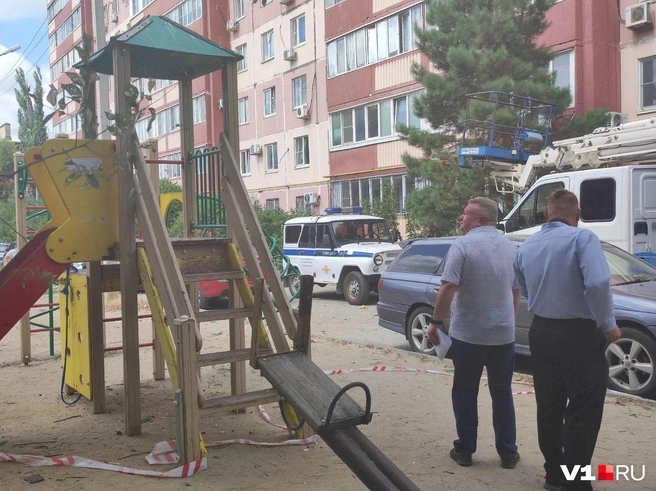 На месте дежурят спасатели и оперативные службы | Источник: читатель V1