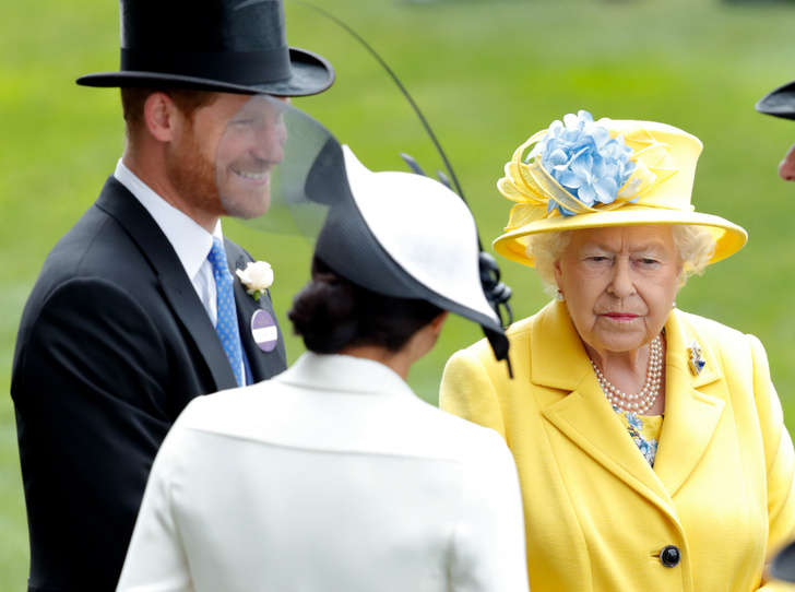 «Развод» оформлен: Елизавета II официально лишила Гарри и Меган королевских титулов
