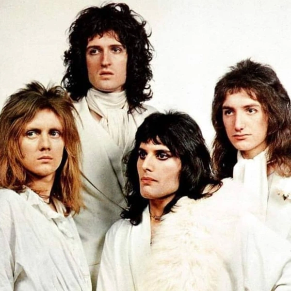 История легендарной обложки альбома Queen II и фотографии, обложкой не ставшие