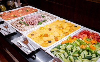 5 блюд, которые лучше не брать на шведском столе в отелях Турции