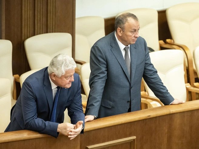Приехал и министр общественной безопасности Александр Кудрявцев | Источник: Владислав Лоншаков / E1.RU