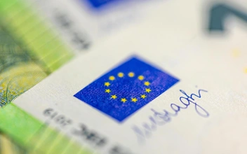 ЕС готовит новые визовые правила для россиян: когда ждать изменения и к чему они приведут
