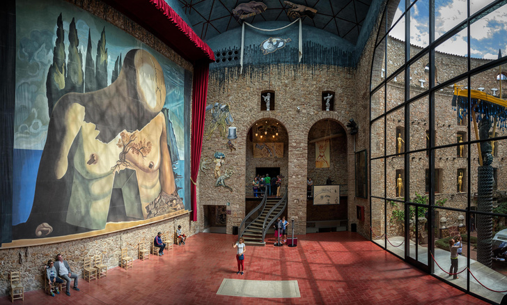 Последний шедевр Дали: как в испанском Фигерасе появился театр-музей великого художника