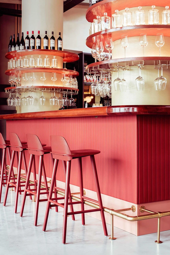 Модный ресторан на месте бывшего гаража (фото 0) | Источник: НИНА ВАН ЭВЕЙК