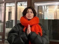 Айза распекла Ивлееву за внезапную любовь к деревням: «Я сочувствую Насте, но все избушки да купола — это через край»