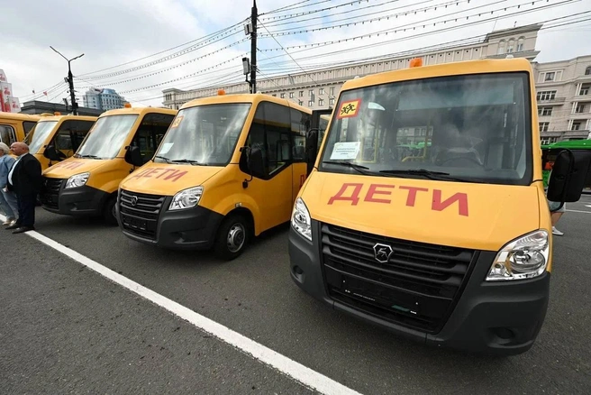 Все школьные автобусы старше 10 лет планируется заменить на новые  | Источник: Людмила Ковалева / пресс-служба Правительства Челябинской области 