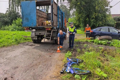 Четырехлетняя девочка погибла под мусоровозом в Нижнем Тагиле