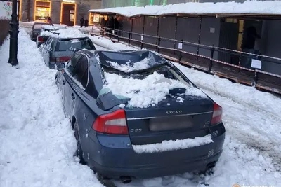 КГИОП: подрядчик не отвечает за машины, разбитые снегом
