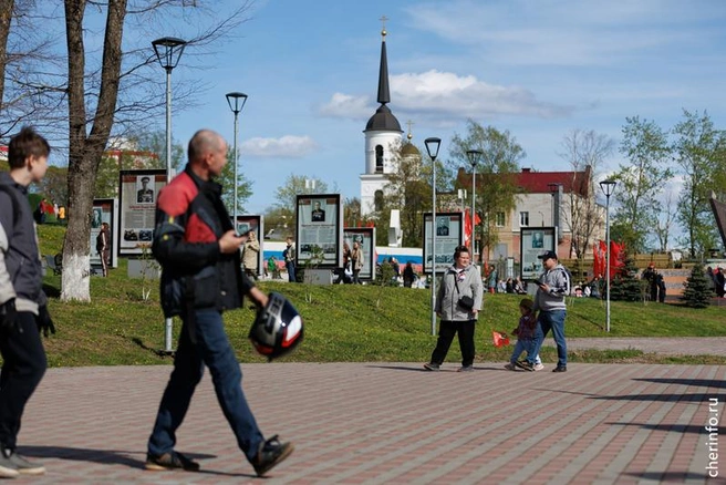 Фото праздника 9 Мая в парке Победы | Источник: st.cherinfo.ru
