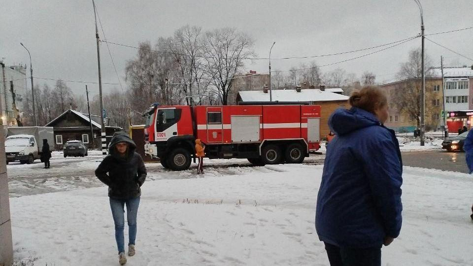 В Архангельске из торгового центра «Соломбале Молл» эвакуировали людей